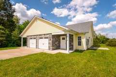 Quiet location, conveniently located close to historic downtown. Open floor plan. Granite counter tops, 1 car garage. - Photo 1 of 1