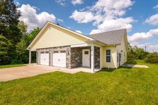 Quiet location, conveniently located close to historic downtown. Open floor plan. Granite counter tops, 1 car garage. - Photo 1 of 1