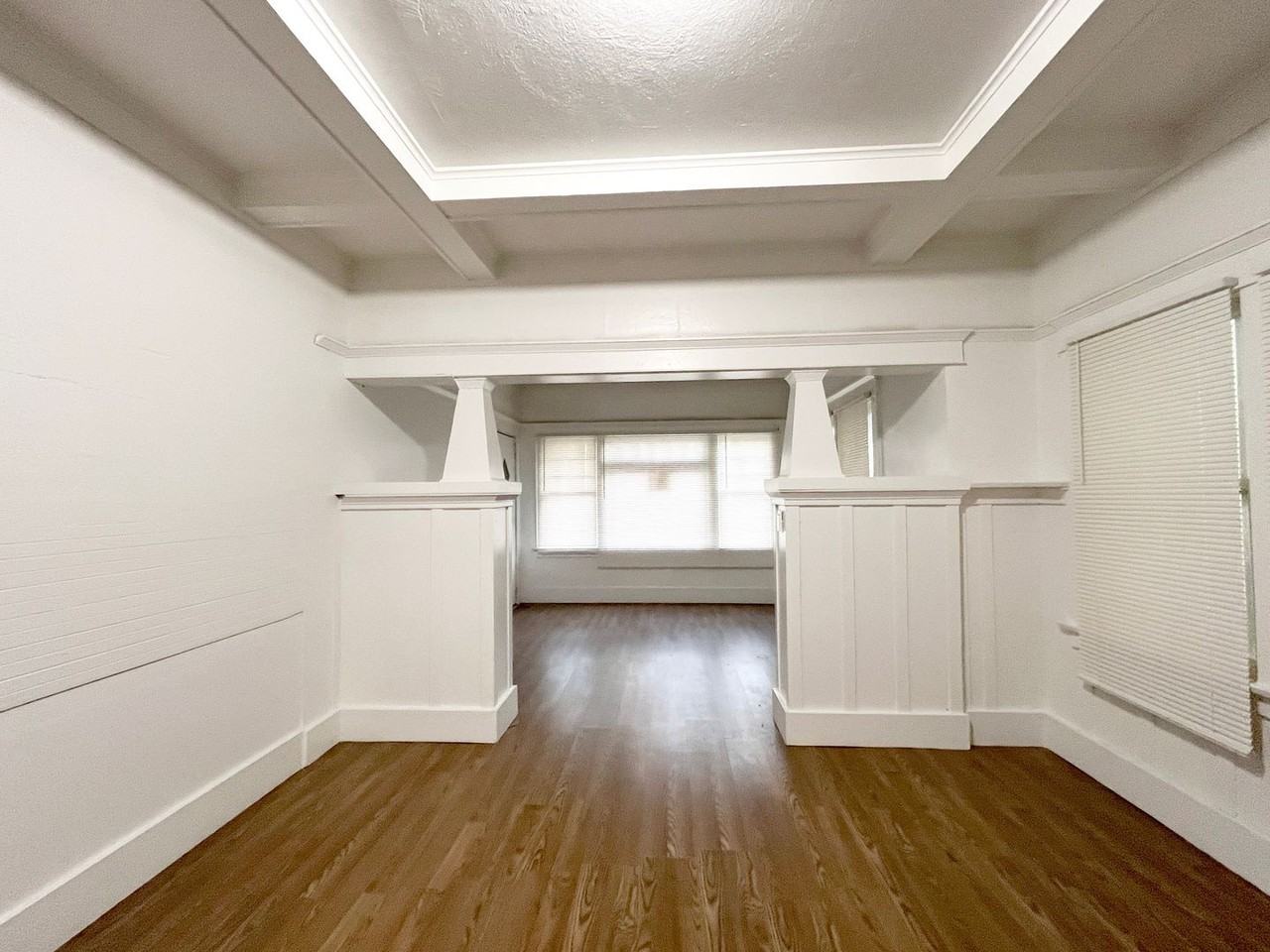 Vernon Ave - 458 - Photo 7 of 20