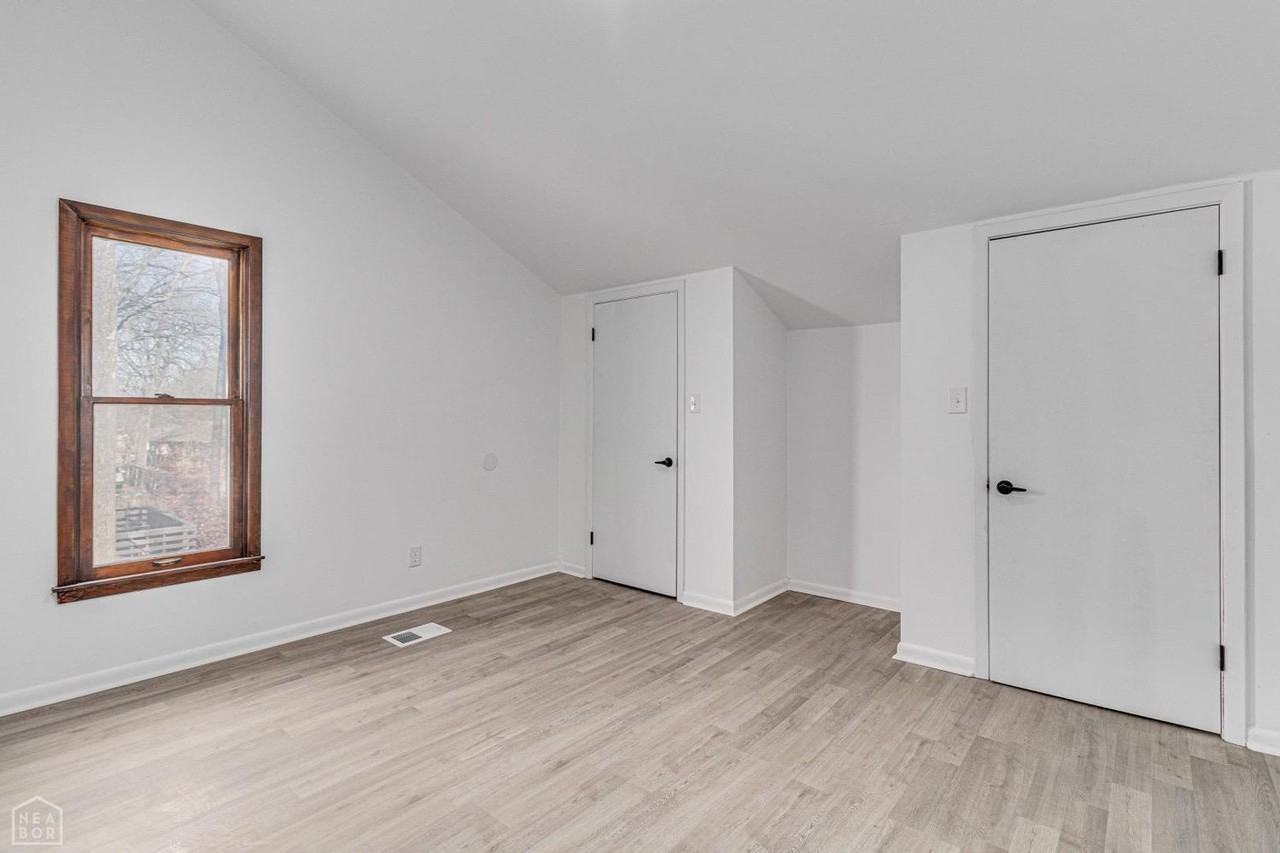 1504 Metzler Ln - Photo 7 of 10