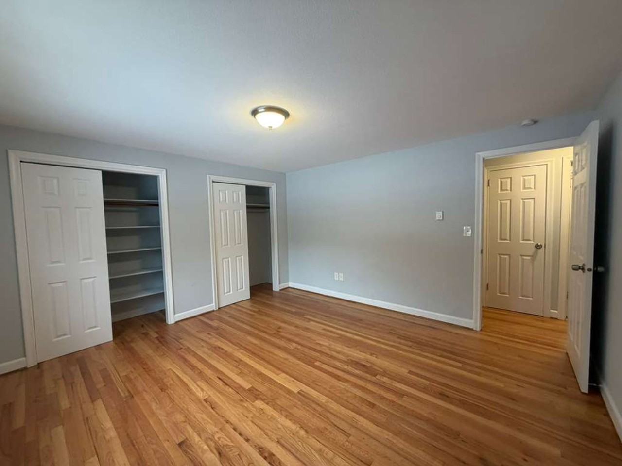 Country Club Apartments - Photo 5 of 8