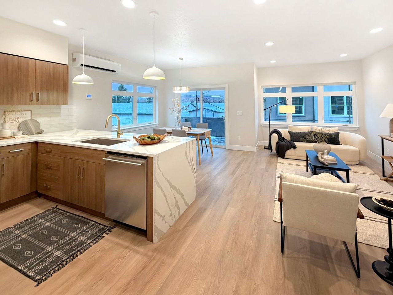 4325 N Greentrail Ln - Photo 2 of 14