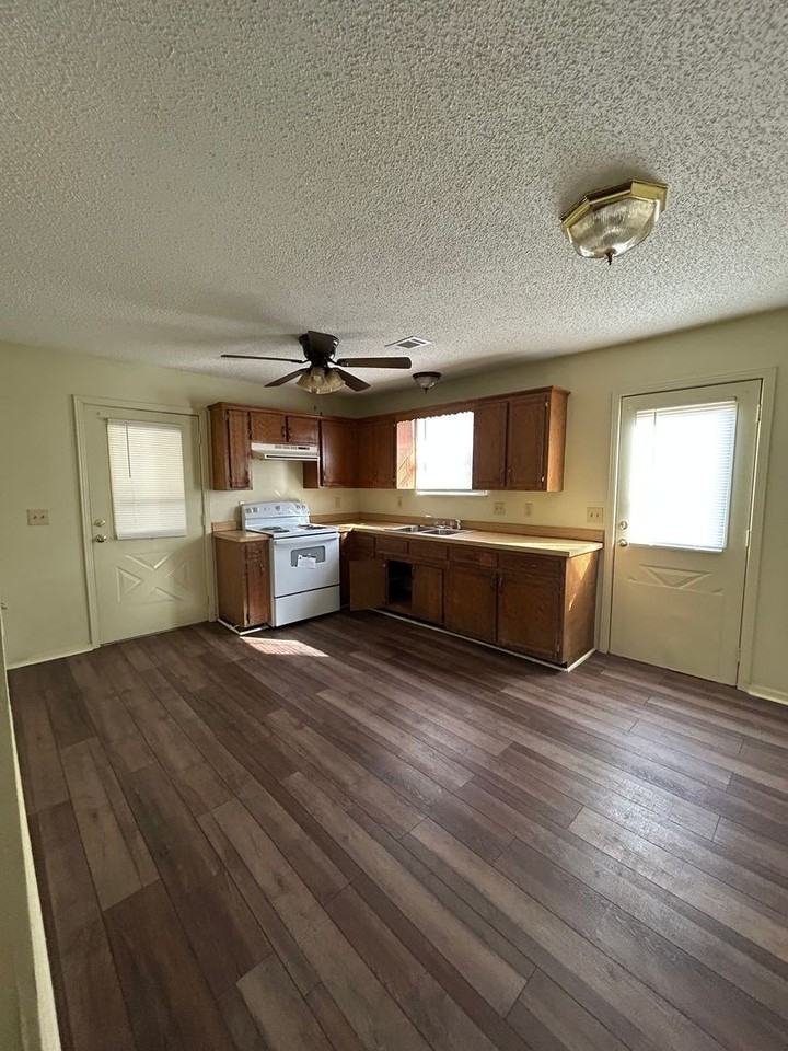 106 Gabriel Cir - Photo 4 of 19