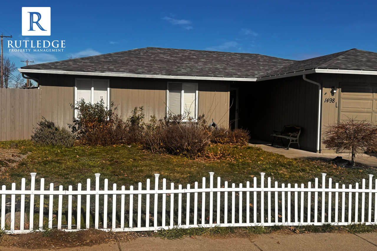 1498 Avalon Dr - Photo 2 of 13