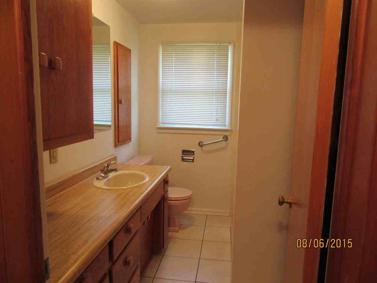 720 11th Ave N - Photo 7 of 9