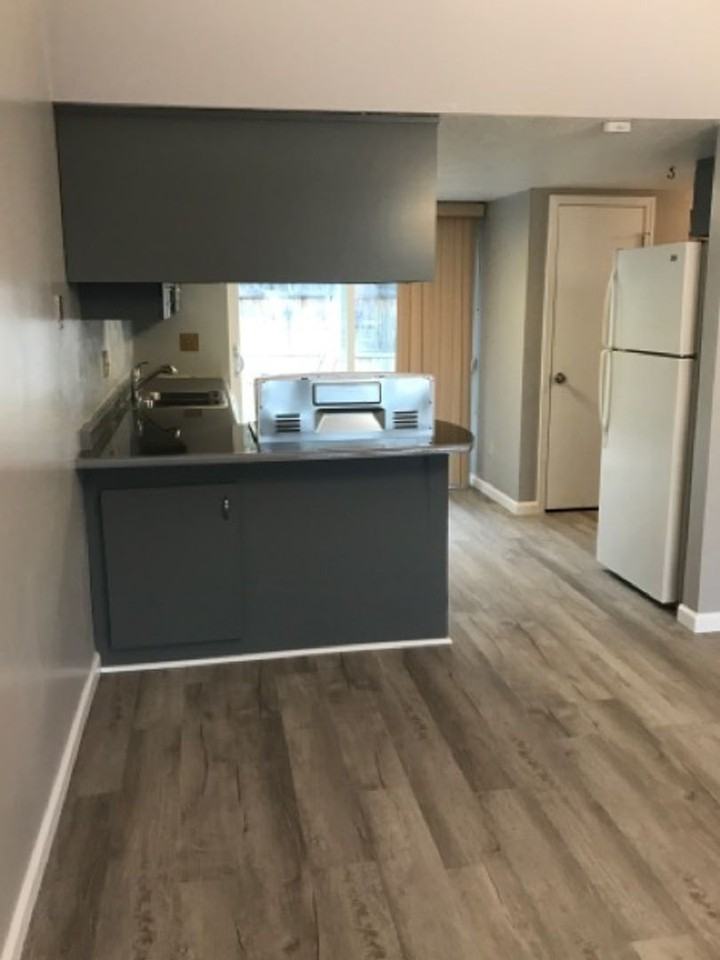 297 Monroe Pl - Photo 2 of 12