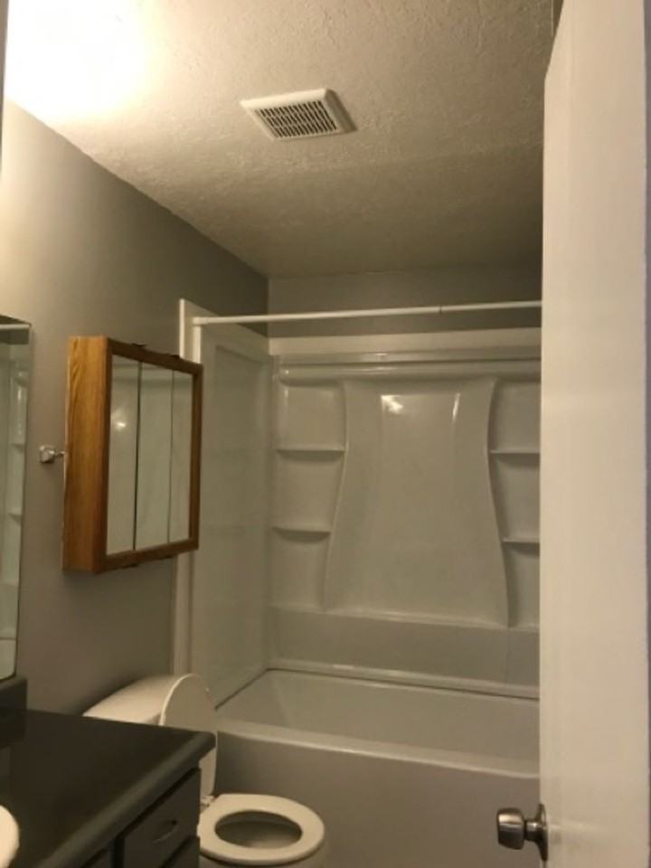 297 Monroe Pl - Photo 6 of 12