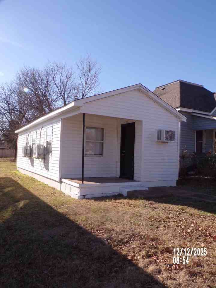 804 Sw Park Ave #B - Photo 2 of 11