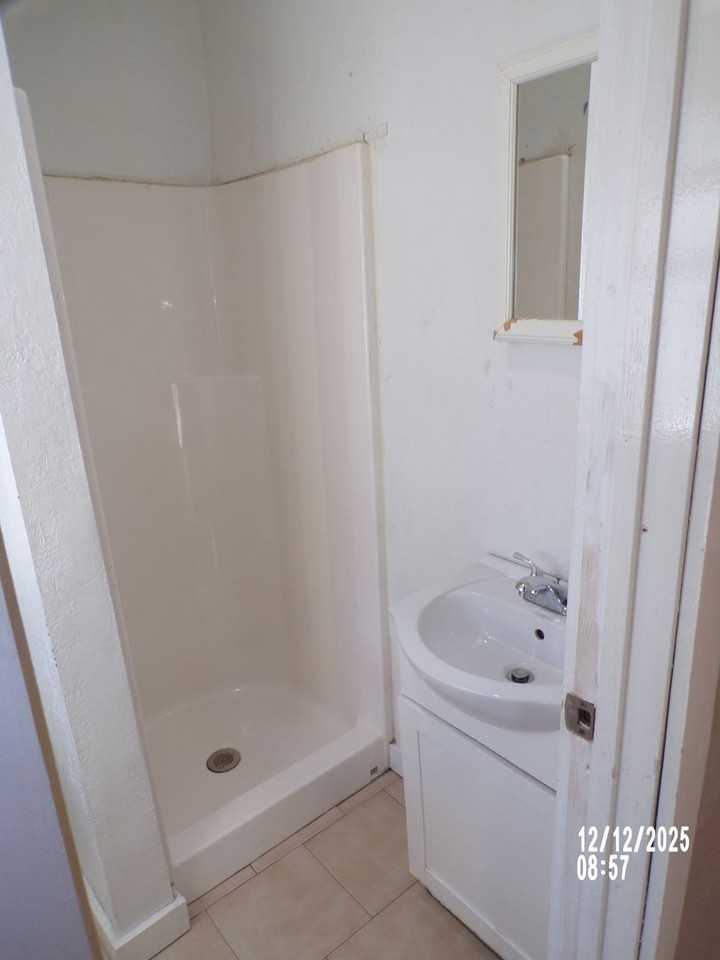 804 Sw Park Ave #B - Photo 7 of 11