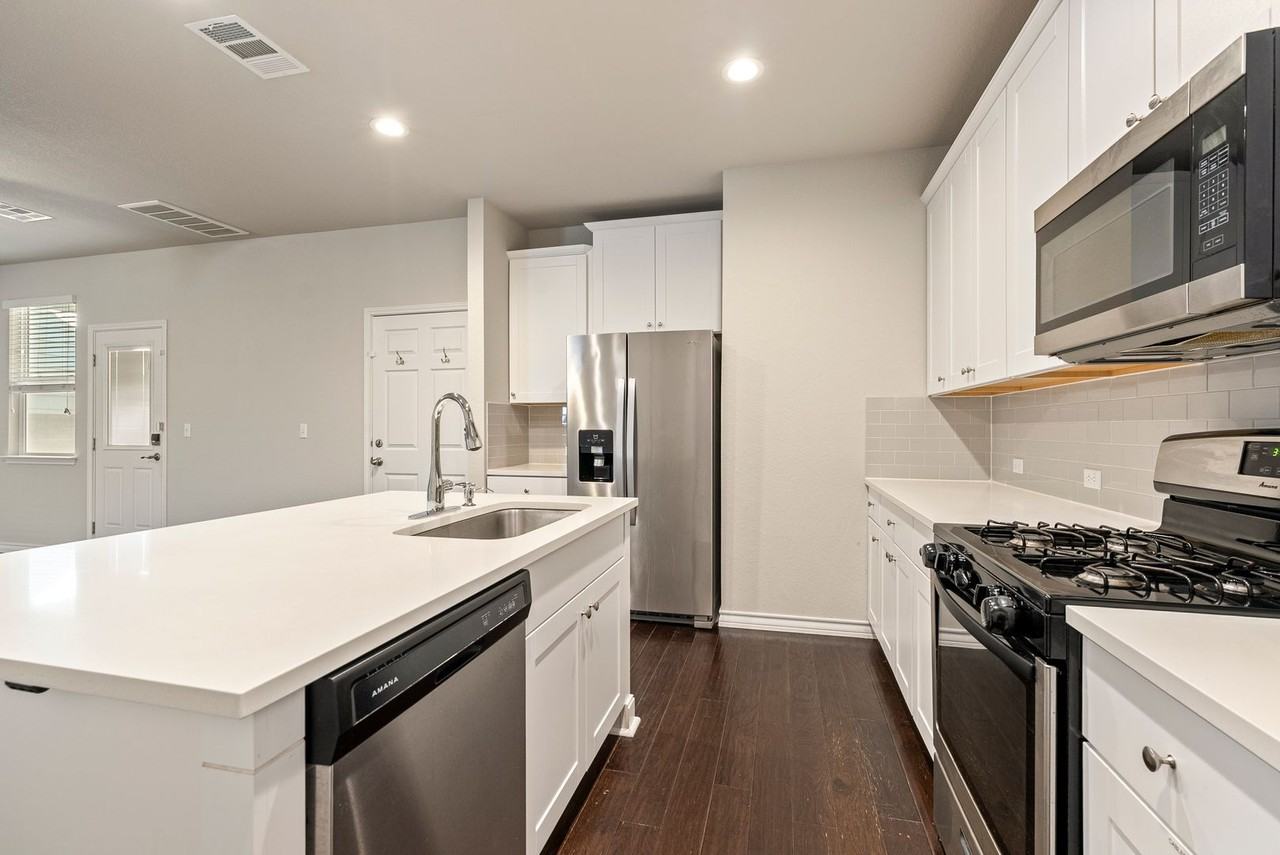 5314 Golden Canary Ln - Photo 3 of 18