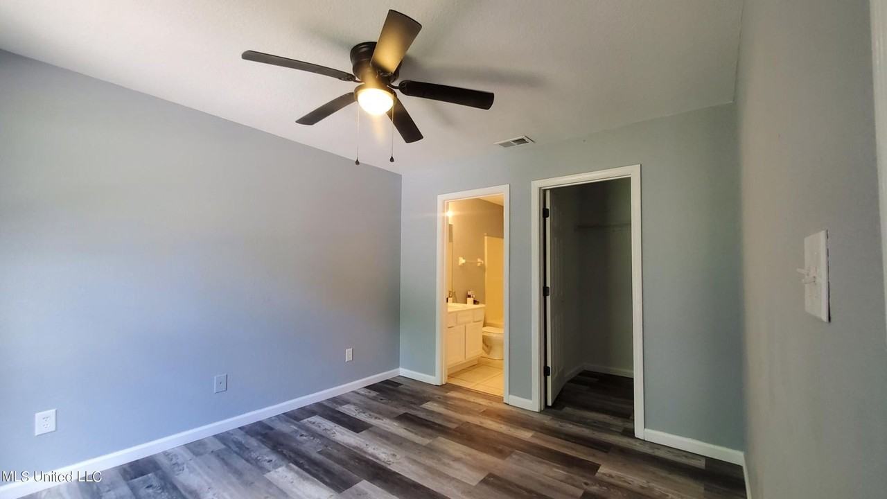 6011 E Adams St - Photo 5 of 9