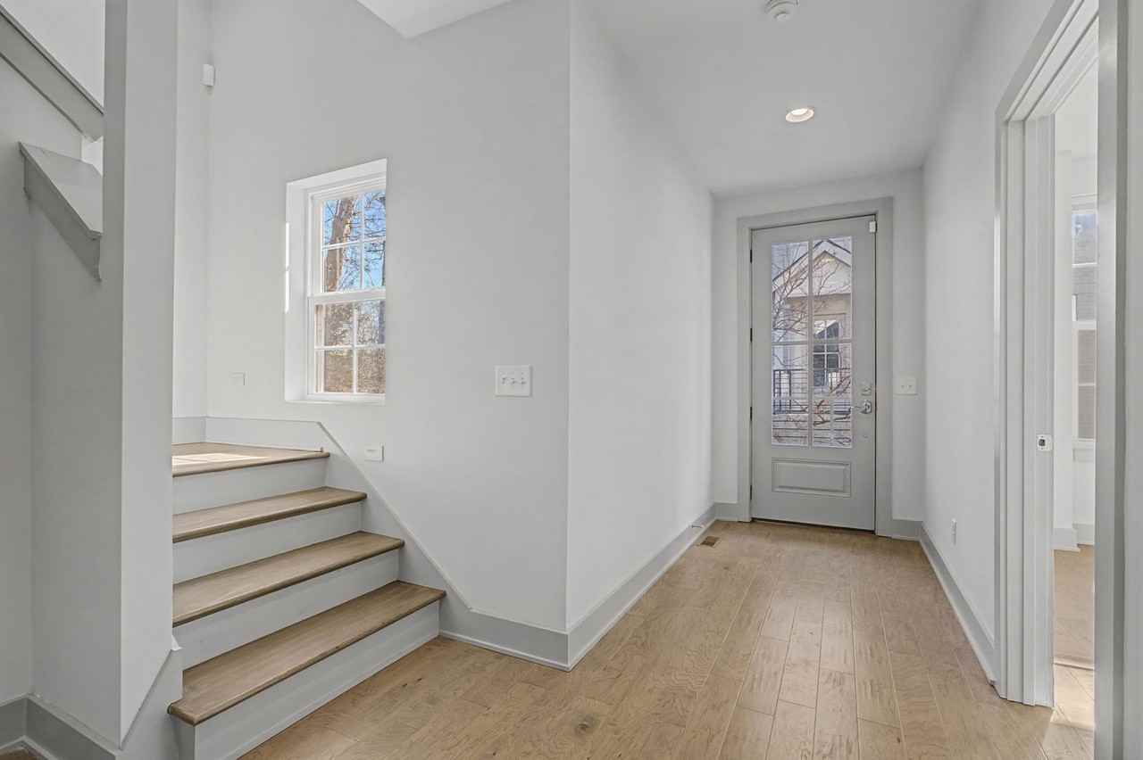 122 Oceola Ave - Photo 7 of 38