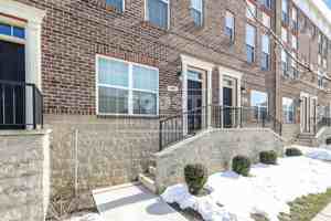 featured image of 10 N Center St