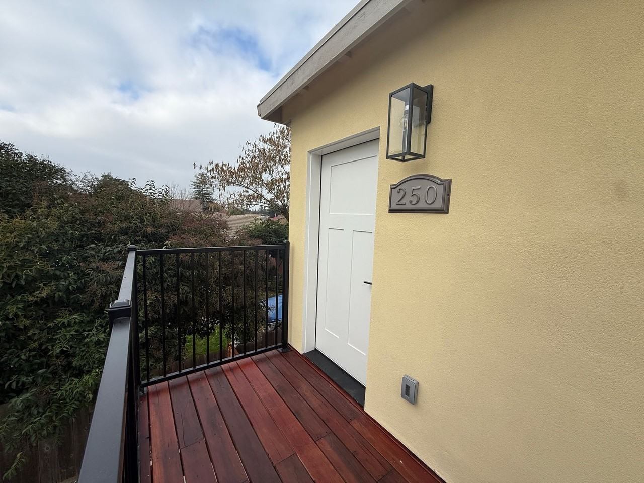 250 Camellia Way - Photo 2 of 16