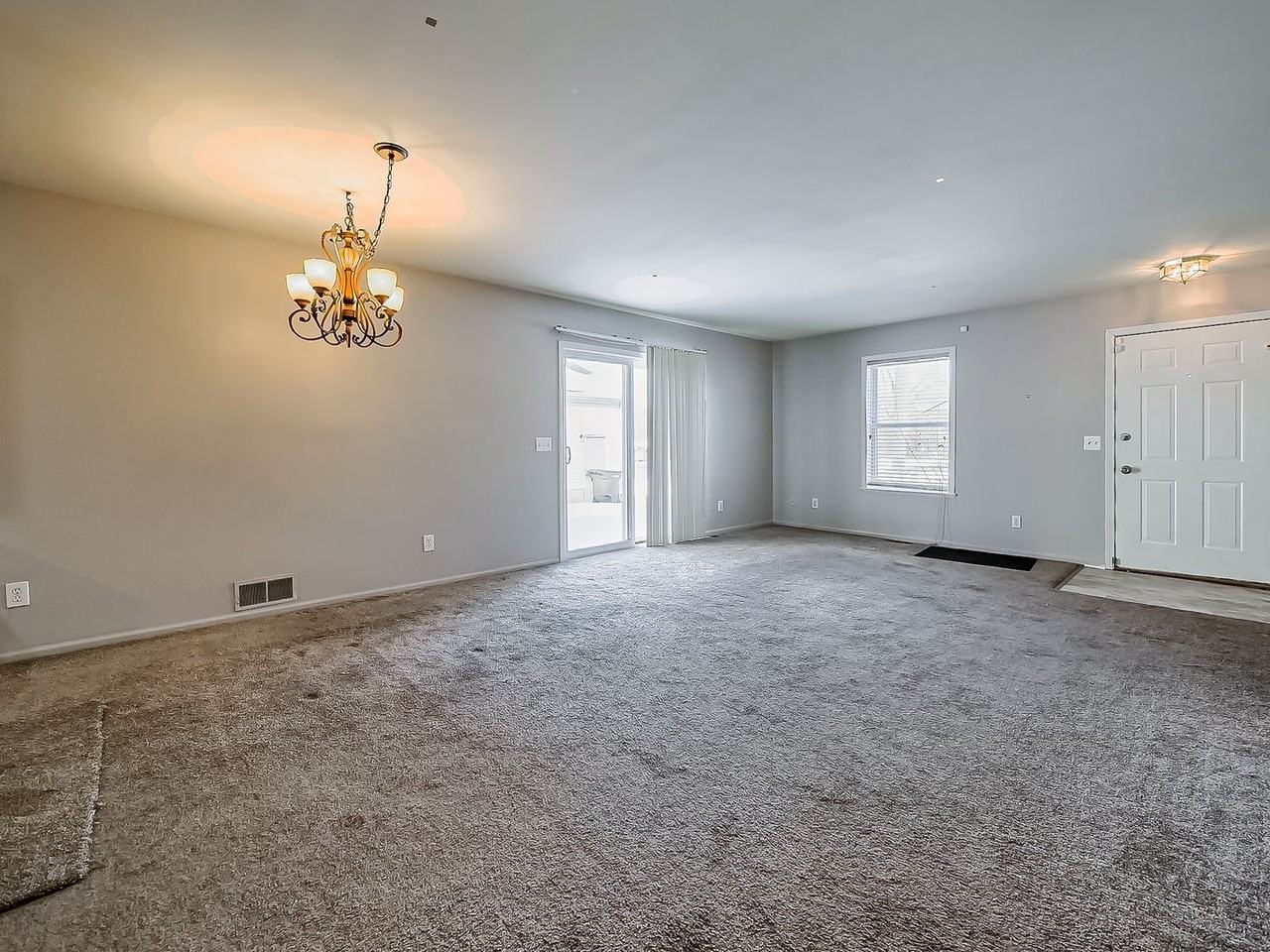 272 Martin Luther King Jr Blvd S - Photo 4 of 32