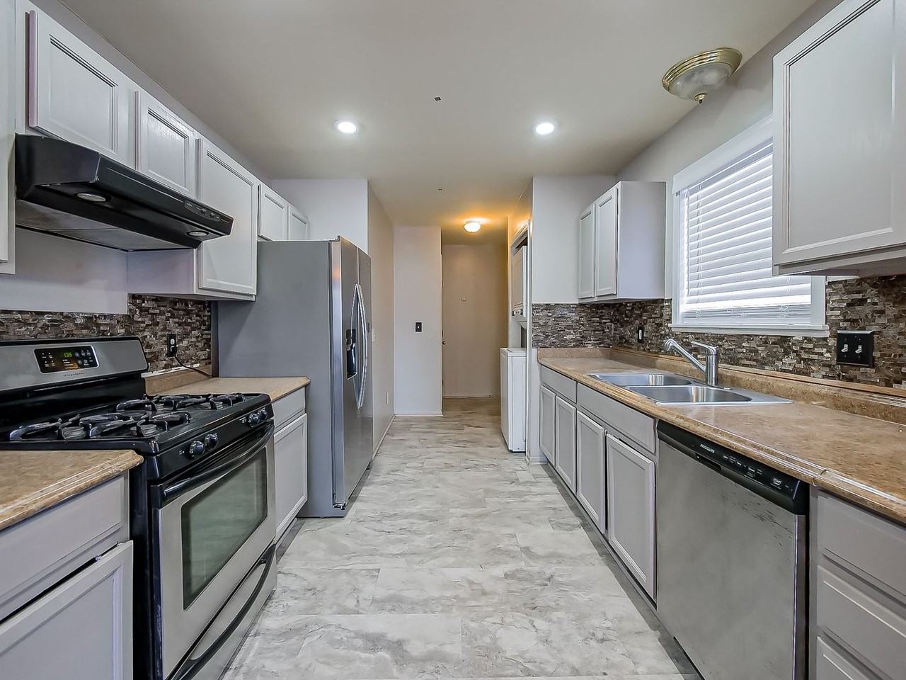 272 Martin Luther King Jr Blvd S - Photo 6 of 32