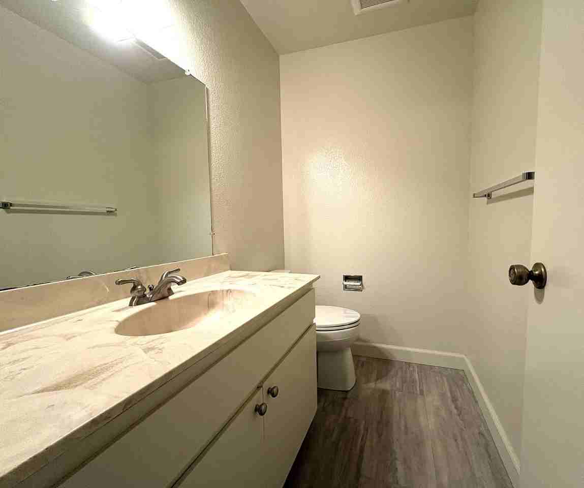 950 Boranda Ave #10 - Photo 4 of 21