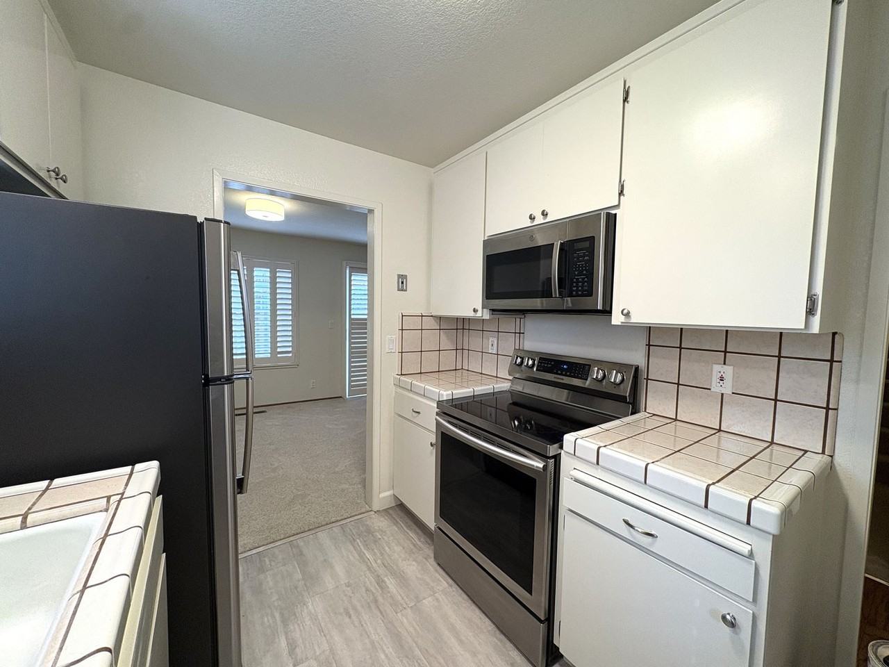 950 Boranda Ave #10 - Photo 7 of 21