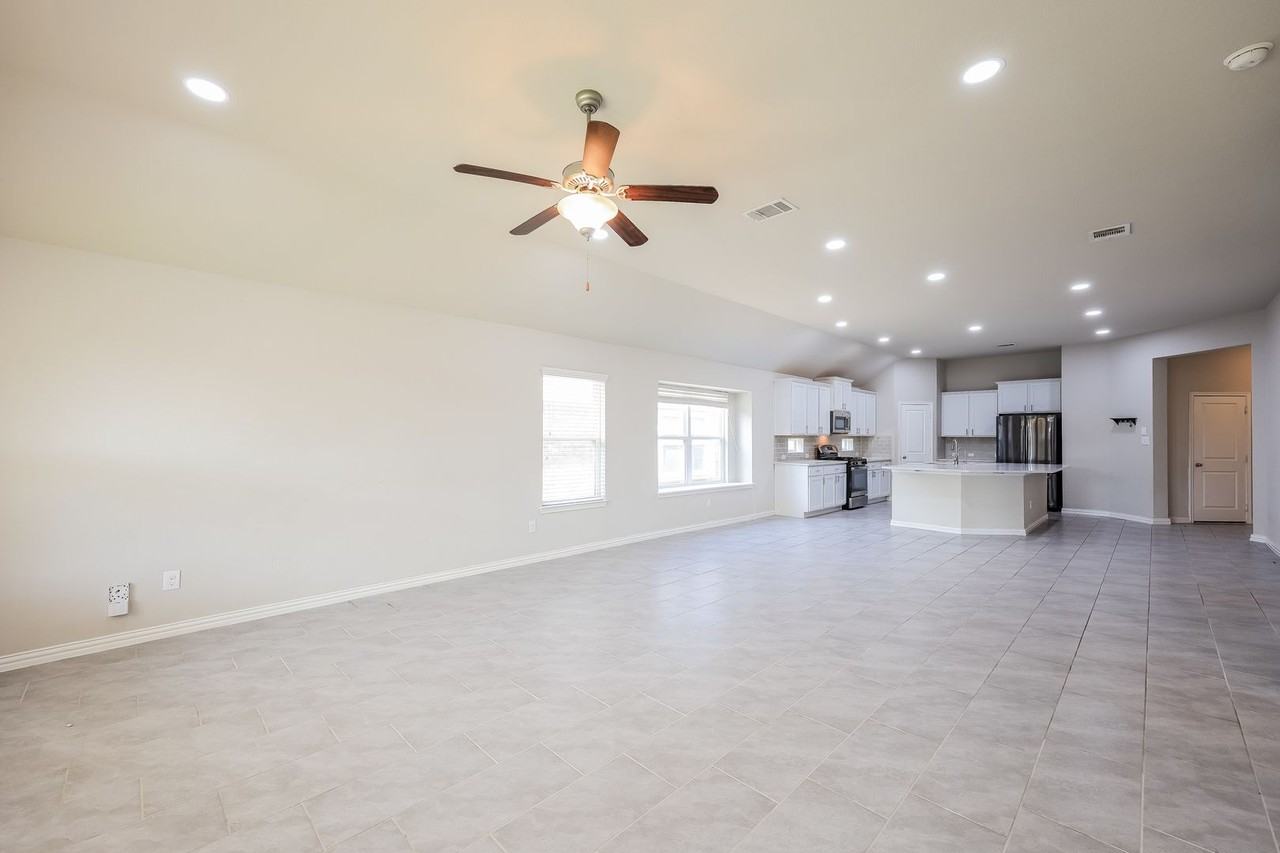 2211 Derussy Hls - Photo 4 of 16