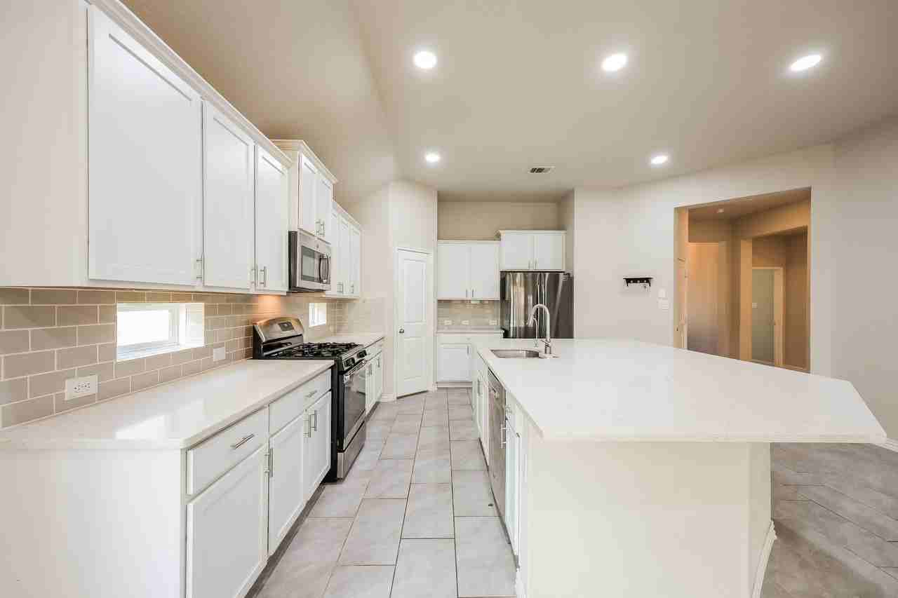 2211 Derussy Hls - Photo 7 of 16