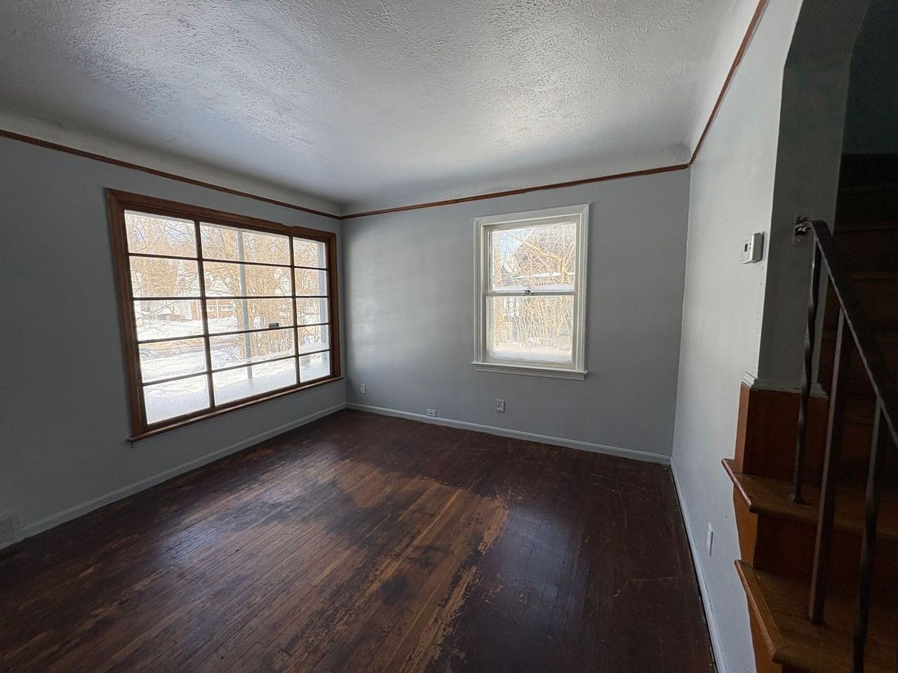 16914 Maple Heights Blvd - Photo 4 of 9