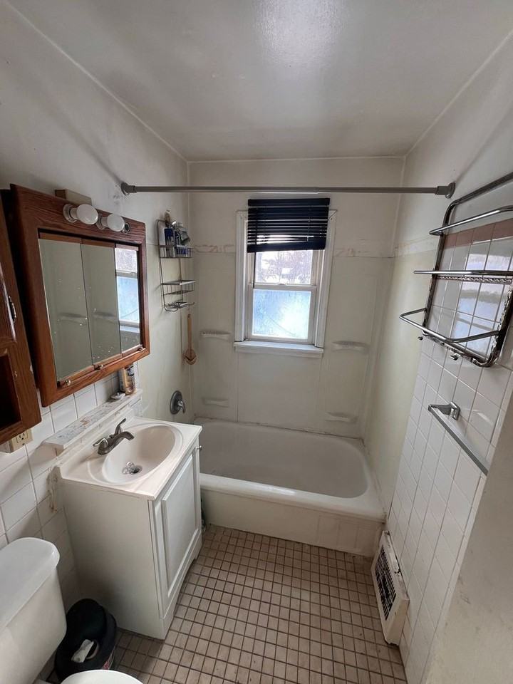 21490 Miller Ave - Photo 3 of 3