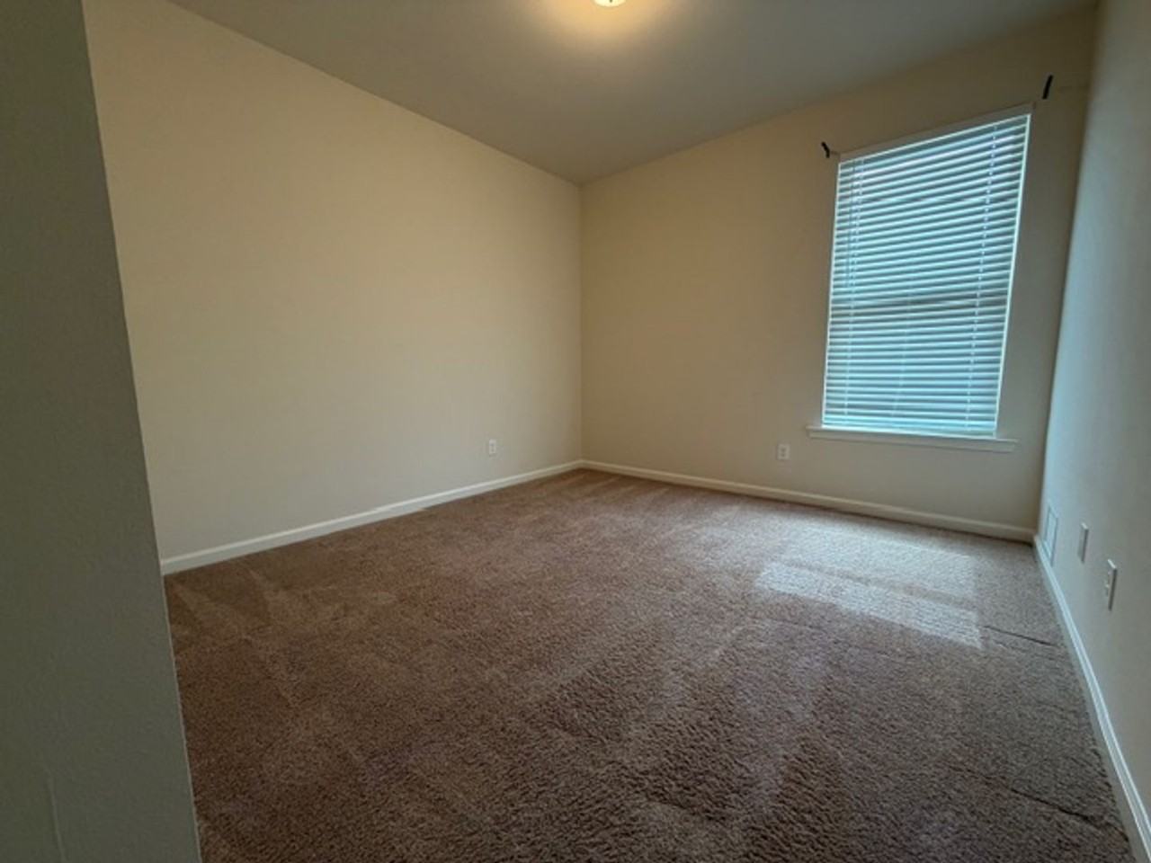 4619 Morgan Ln - Photo 4 of 12