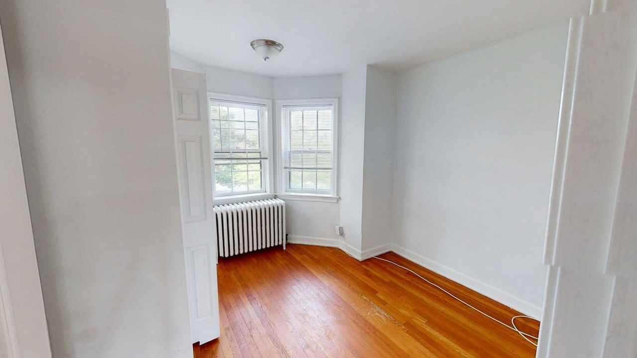 2925 Penn Ave SE - Photo 7 of 14