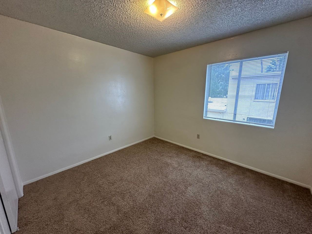 810 S Kolb Rd #4 - Photo 6 of 8