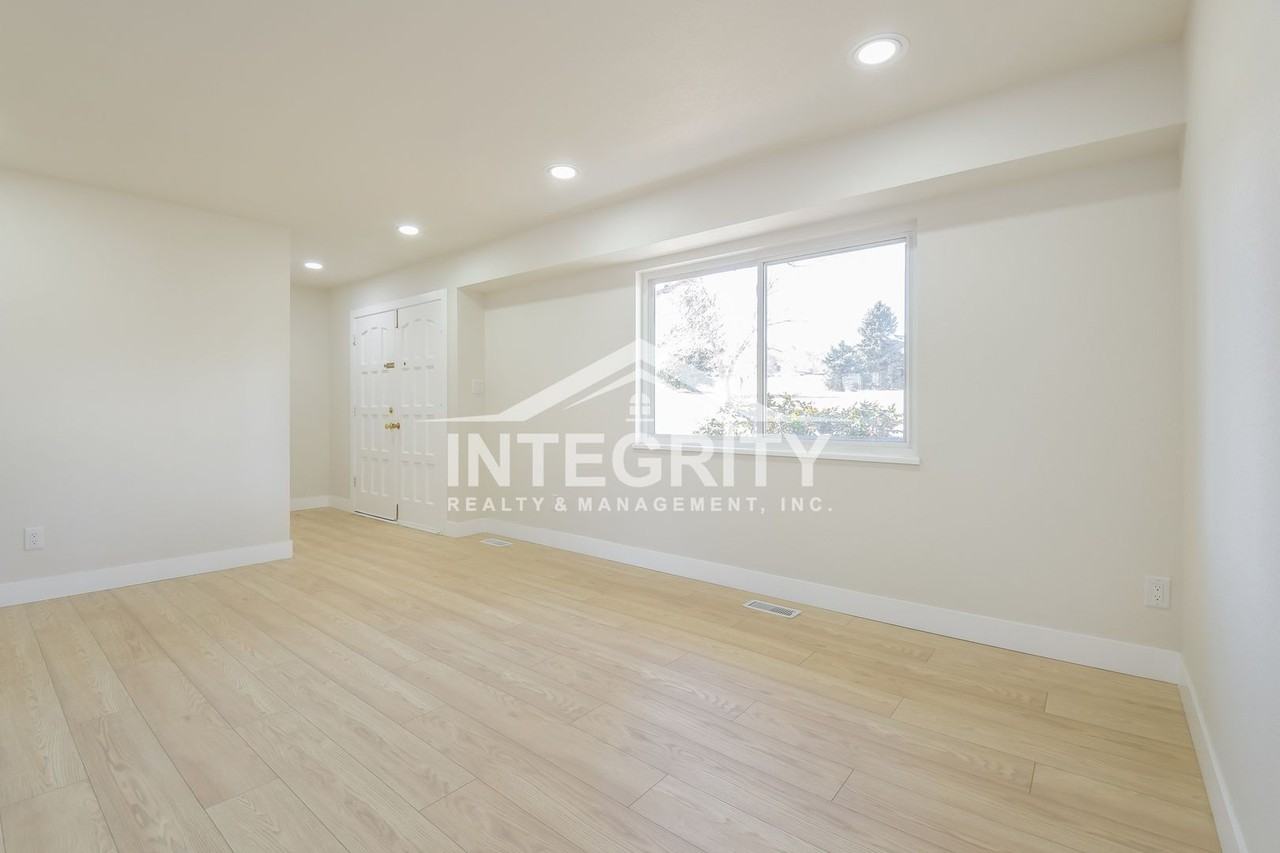 620 S Youngfield Ct - Photo 6 of 37