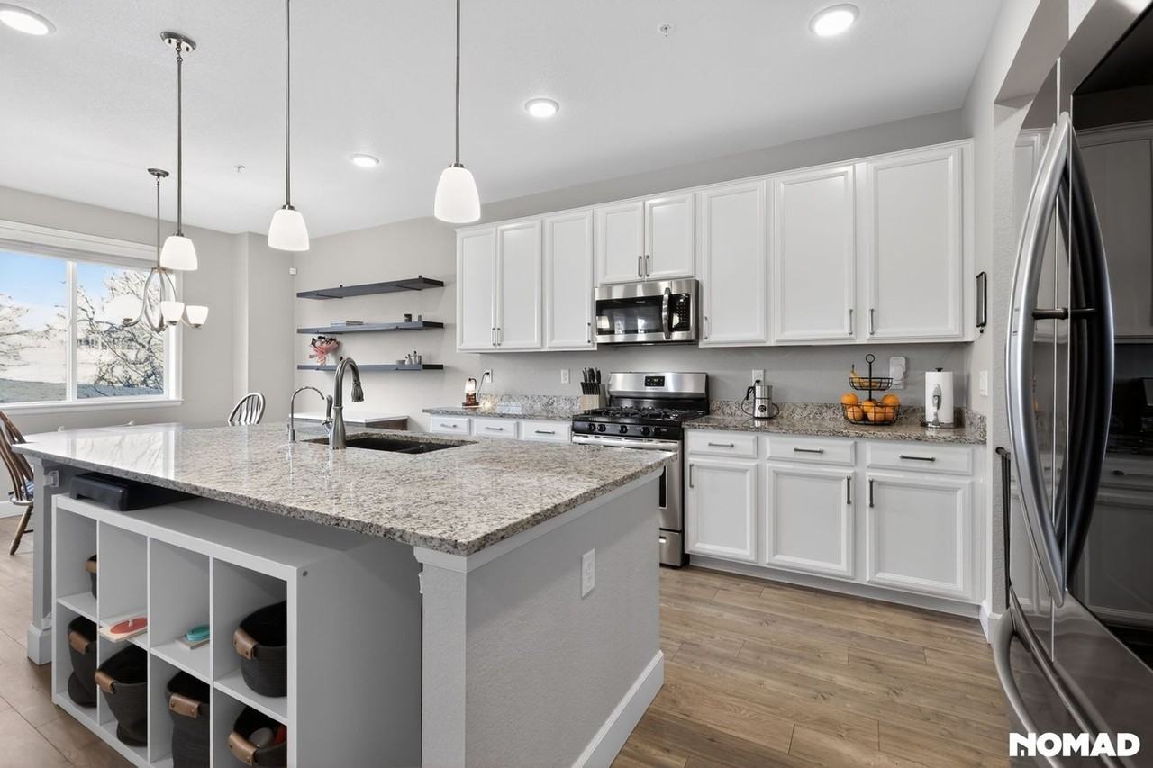 15627 Kitchener Way - Photo 3 of 37