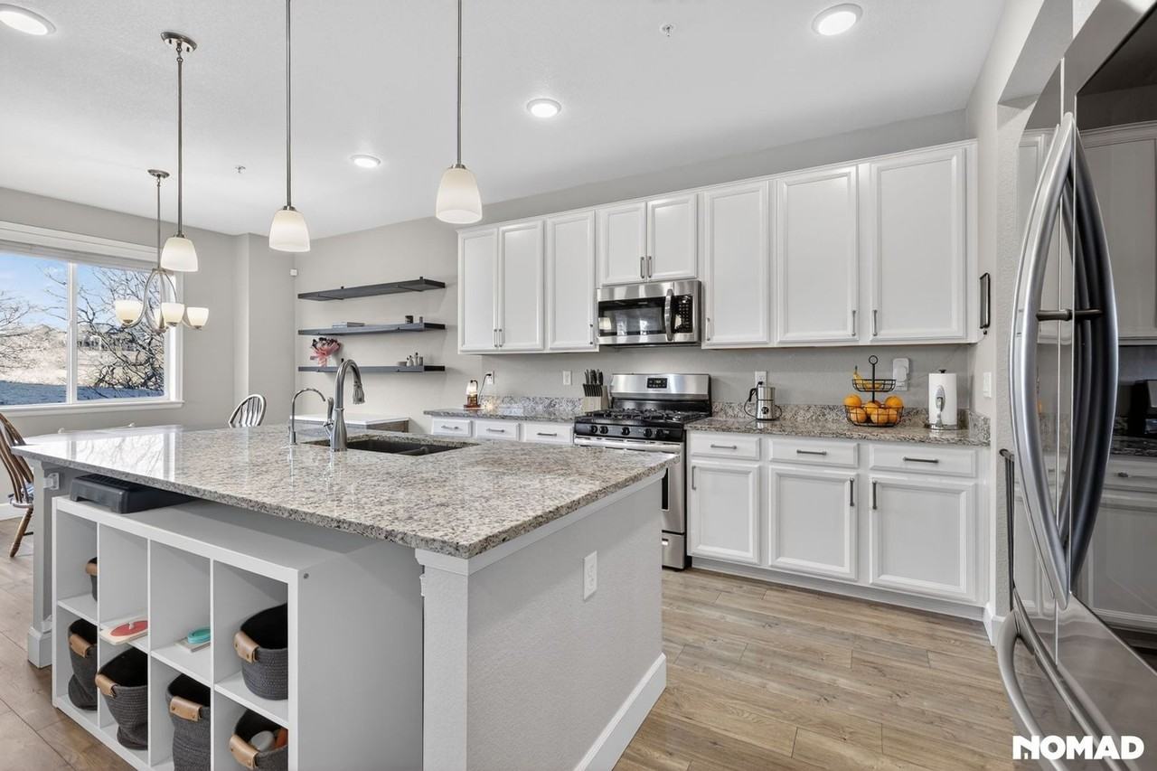 15627 Kitchener Way - Photo 4 of 37