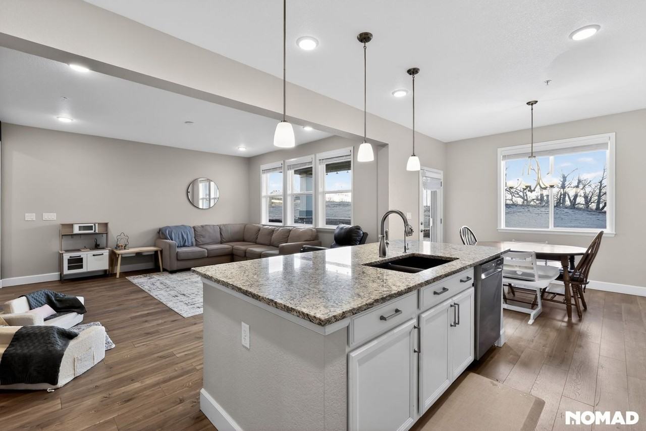 15627 Kitchener Way - Photo 6 of 37