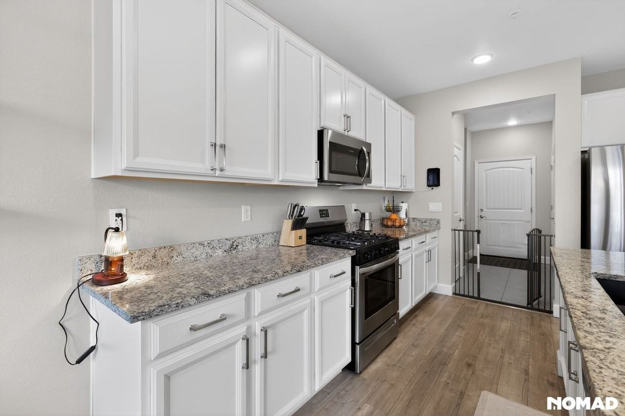 15627 Kitchener Way - Photo 7 of 37