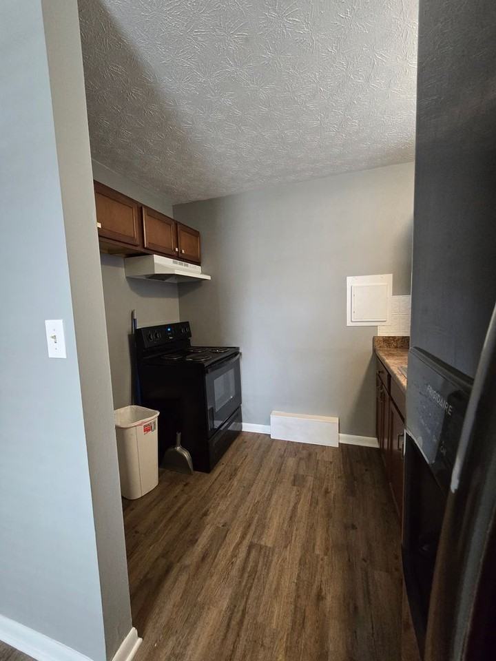 2716 Veach Rd - Photo 2 of 8