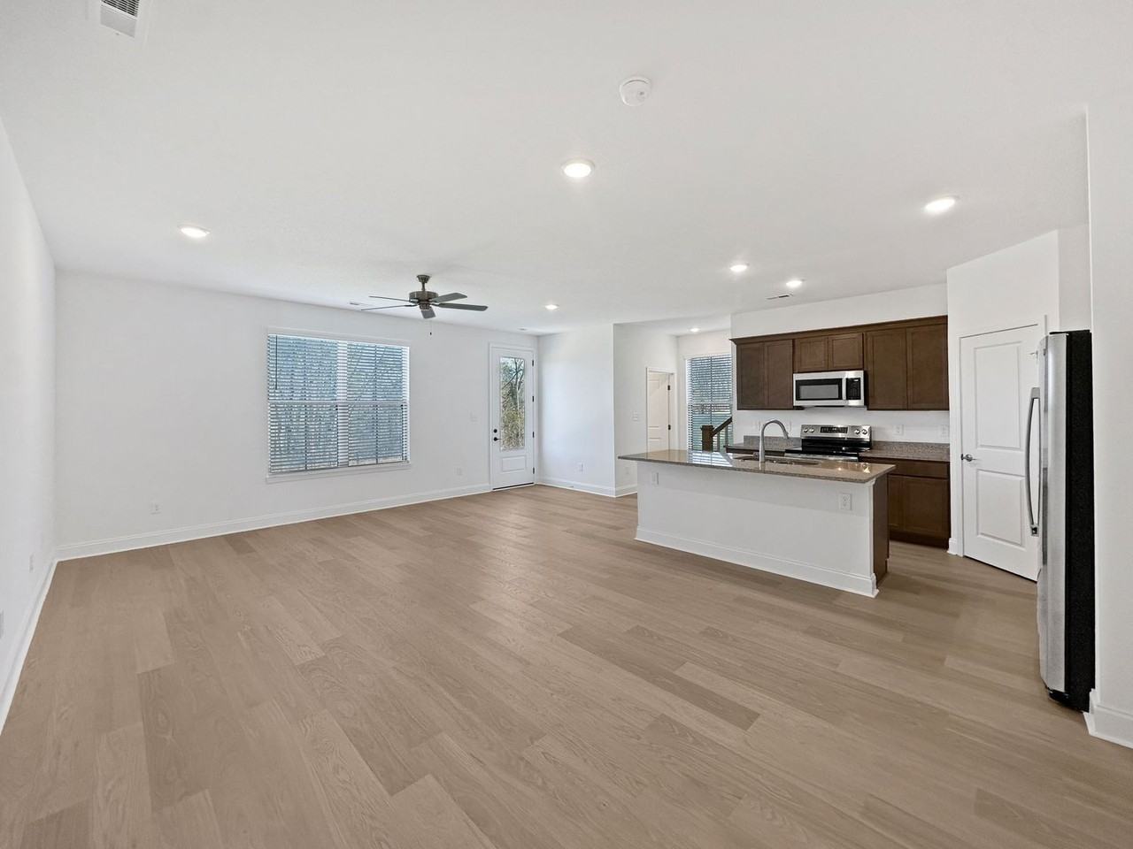 1724 Bennett Village Dr - Photo 6 of 32