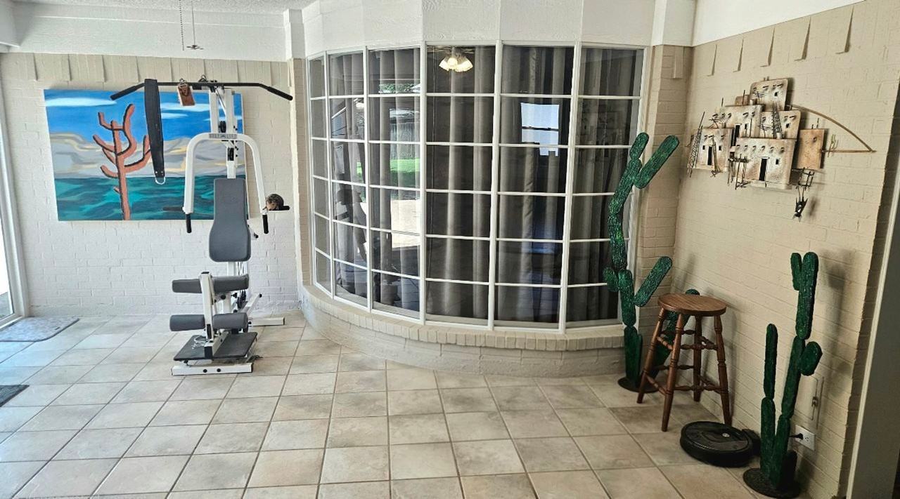 2418 Helena Cir - Photo 3 of 19