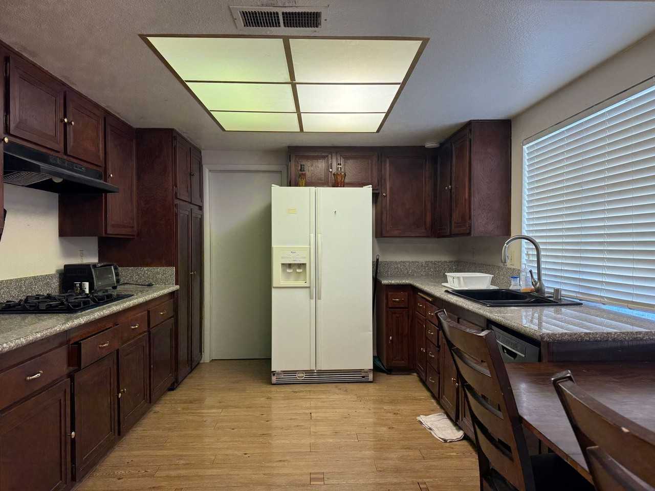 4421 Fernbrook Rd - Photo 3 of 30