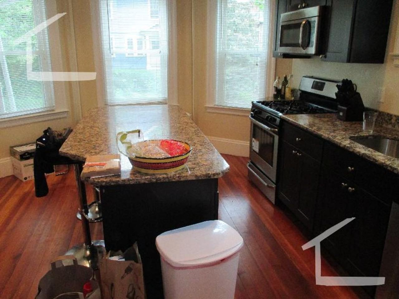 75 Leicester St - Photo 4 of 14