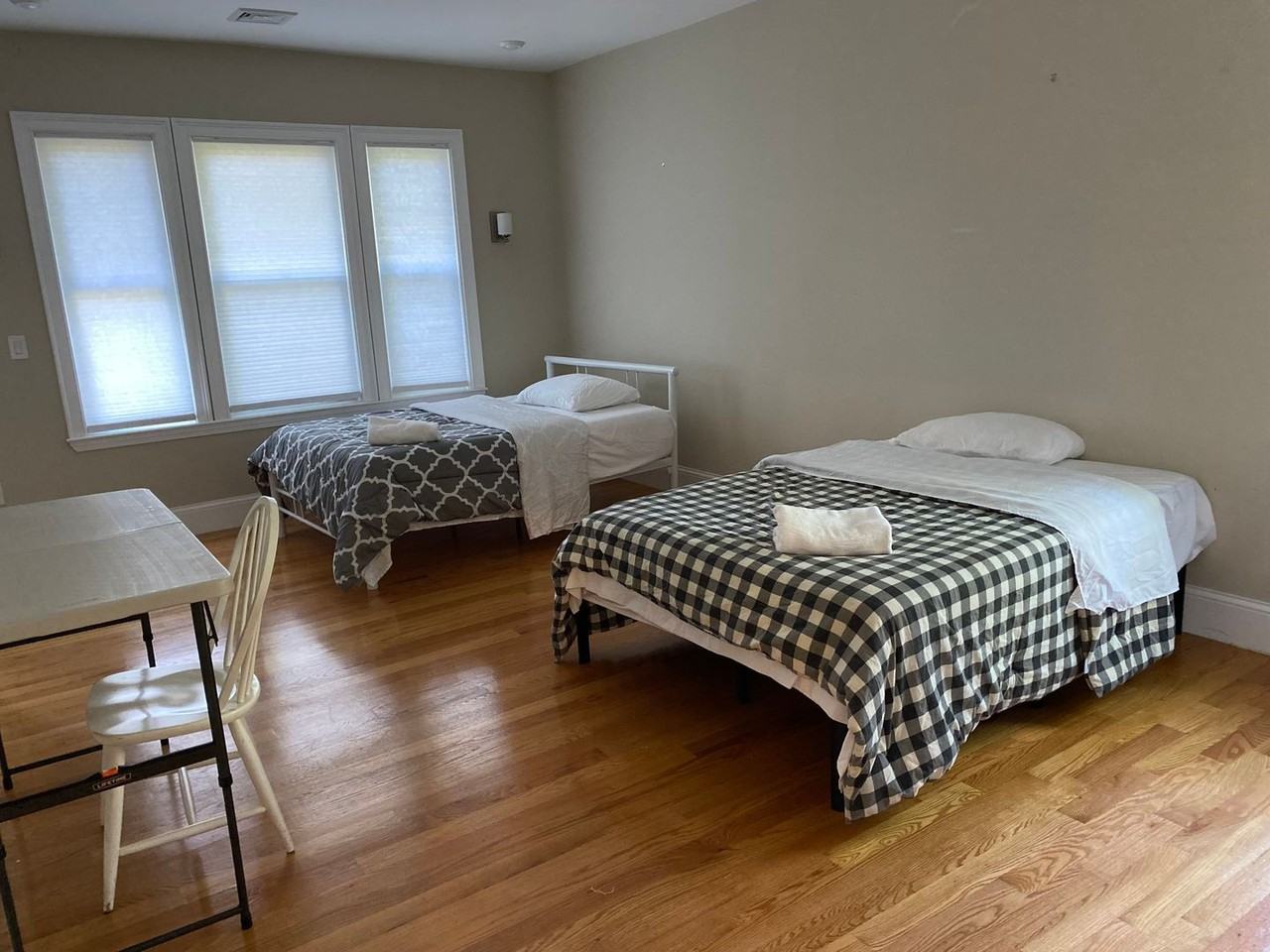 1773 Commonwealth Ave - Photo 4 of 7