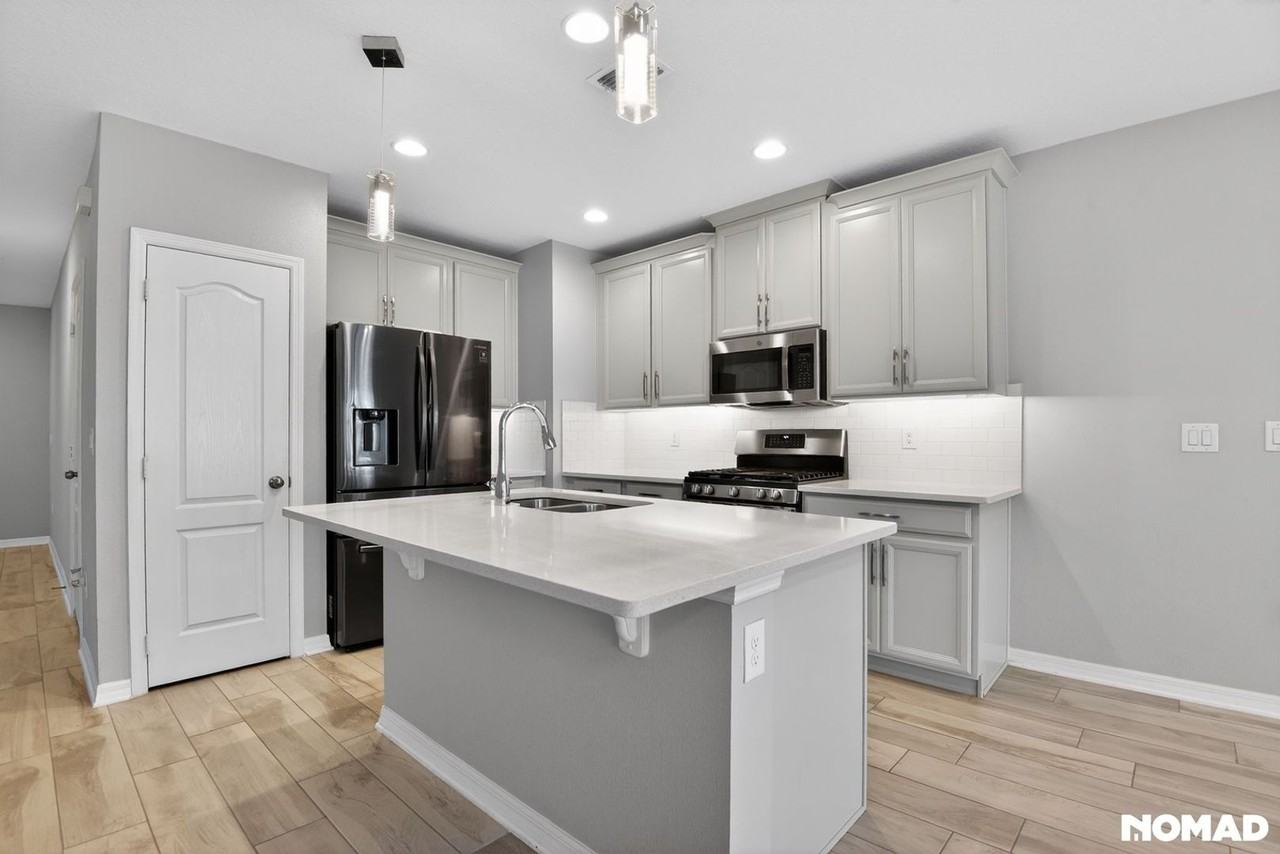 242 Evertree Loop - Photo 5 of 31