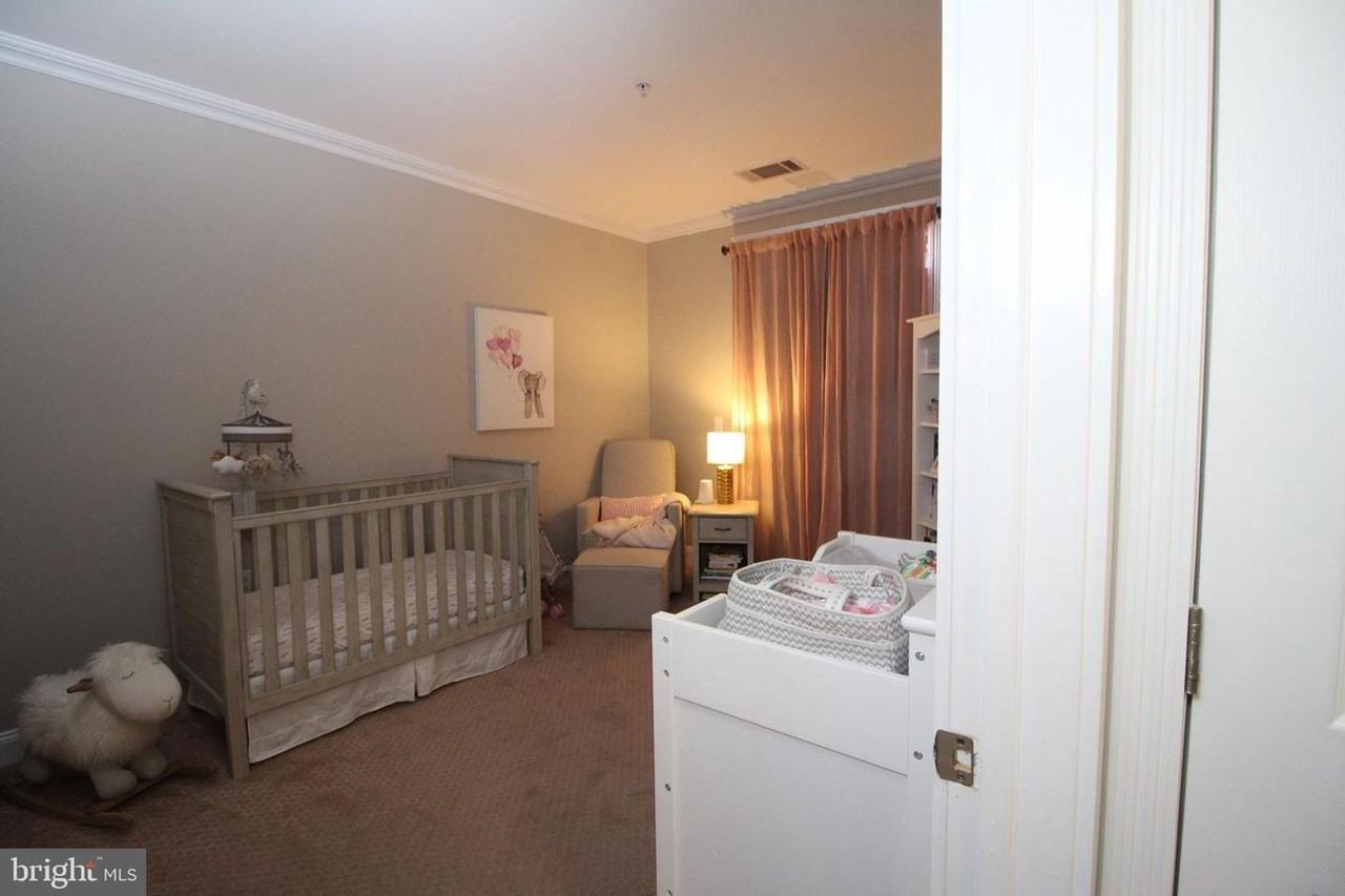 200 W Elm St - Photo 3 of 15