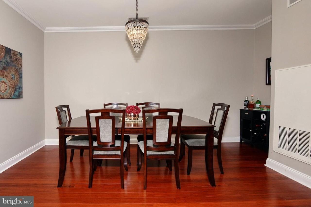 200 W Elm St - Photo 5 of 15