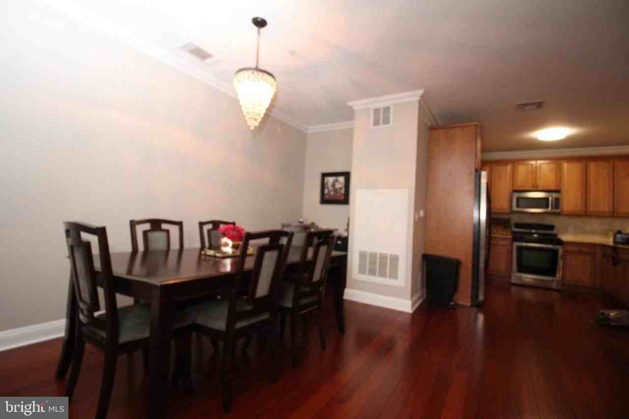 200 W Elm St - Photo 6 of 15