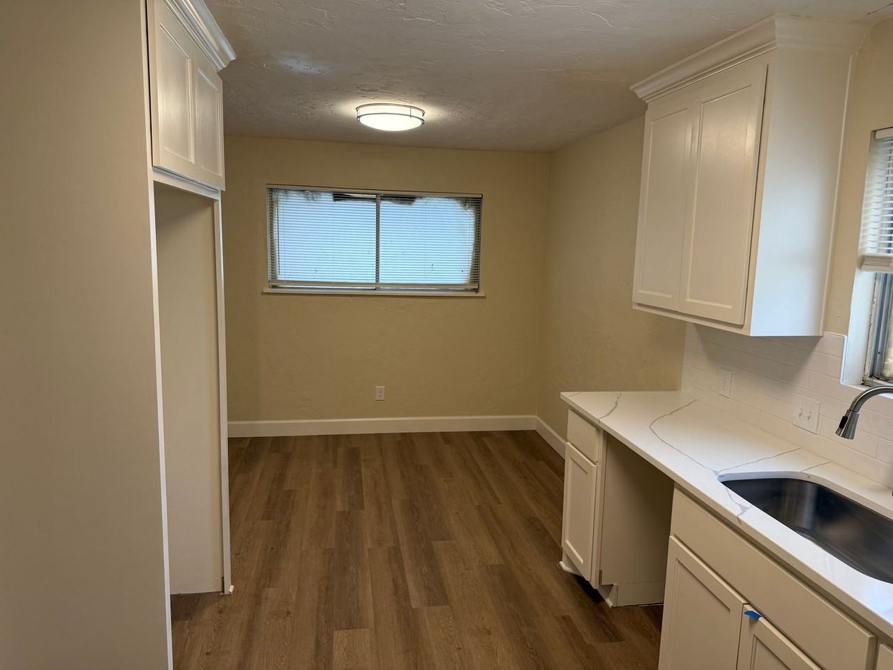 1407 Miami Dr - Photo 2 of 10