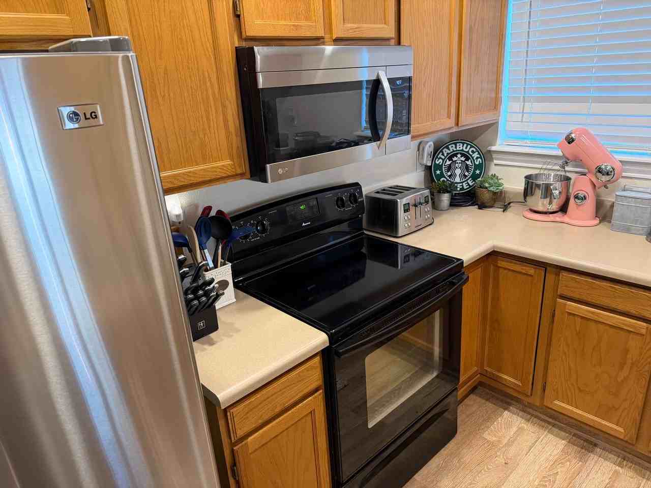 5958 Gunbarrel Ave Apt A - Photo 2 of 26