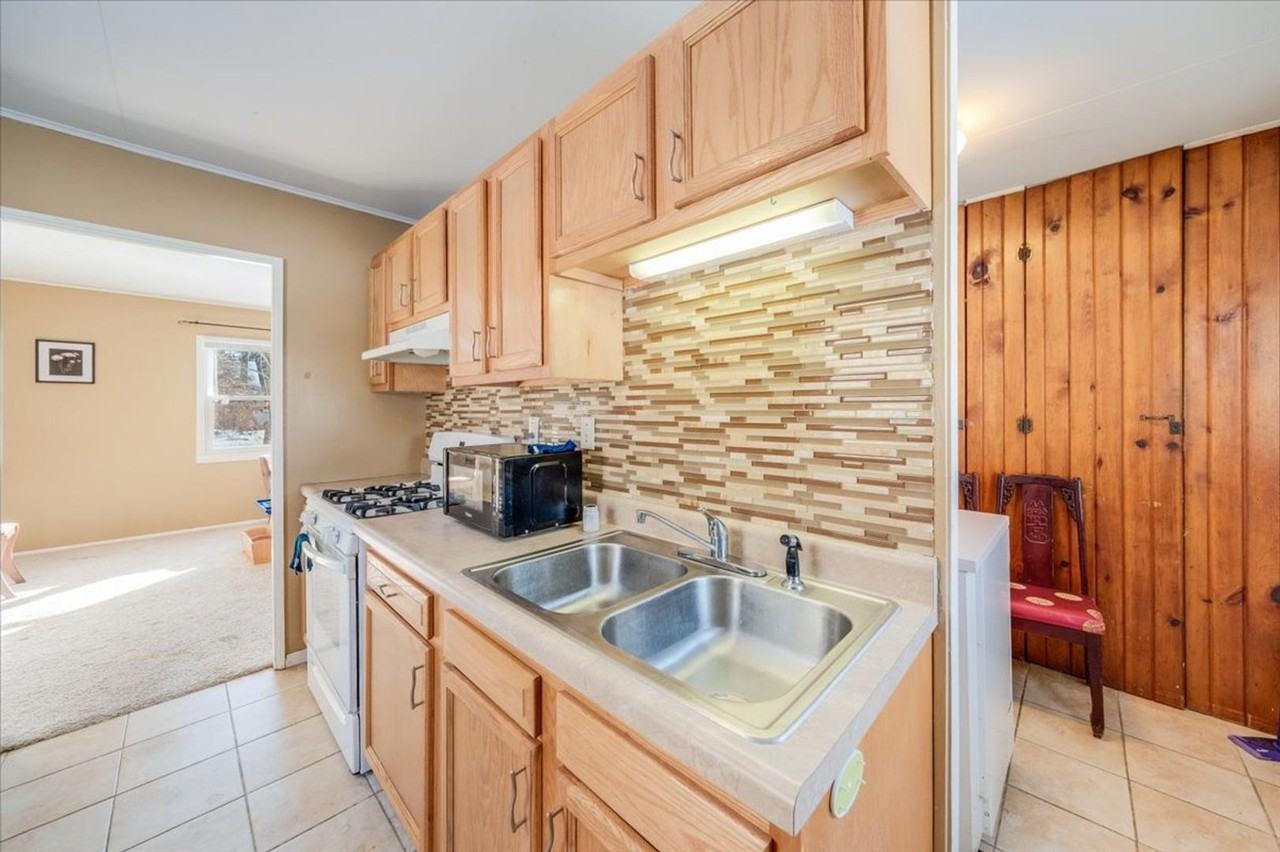 1201 S Lynn St - Photo 6 of 22