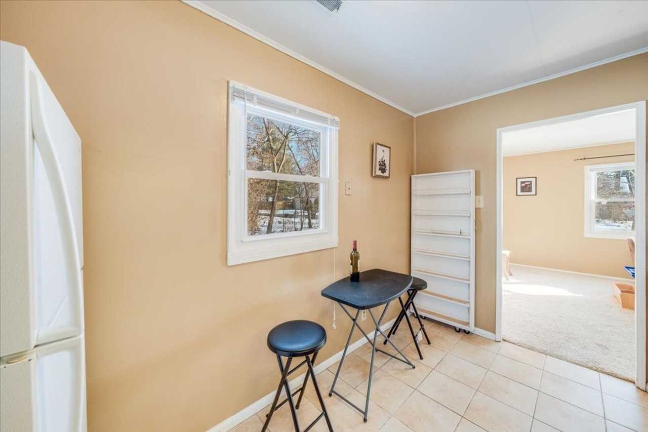 1201 S Lynn St - Photo 7 of 22