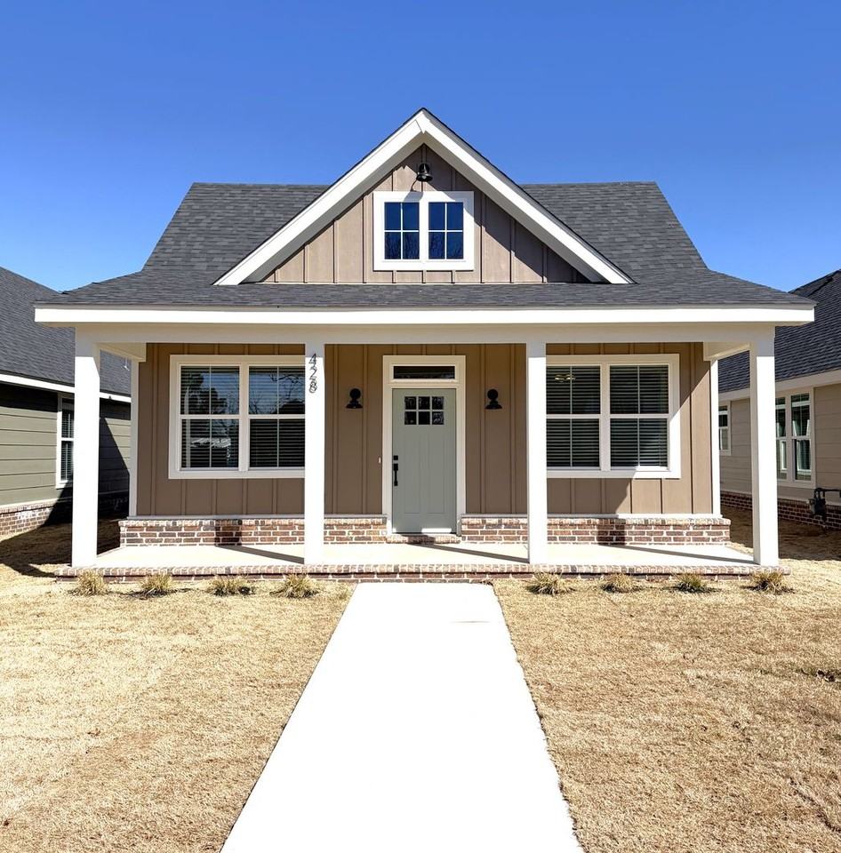 428 E Will Rogers Blvd - Photo 2 of 19