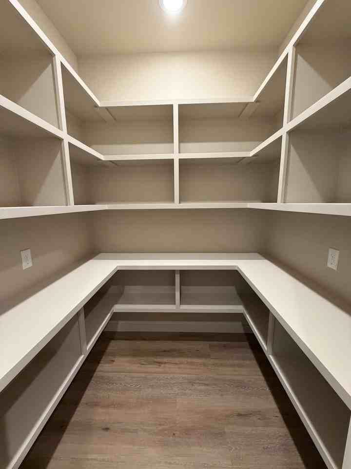 428 E Will Rogers Blvd - Photo 5 of 19